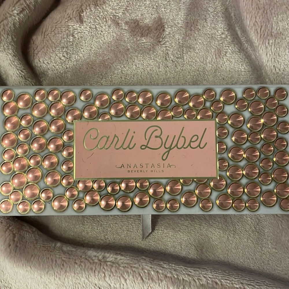Anastasia Beverly Hills Carli Bybel palette